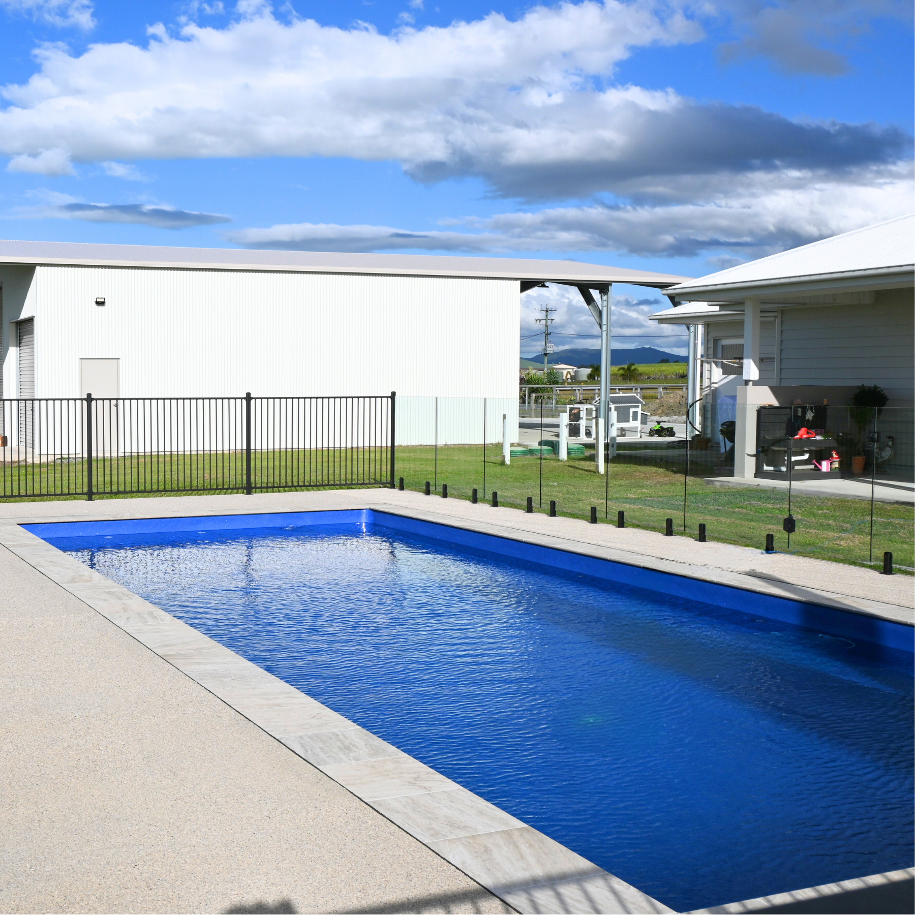 Brampton installed in the colour royal ocean shimmer